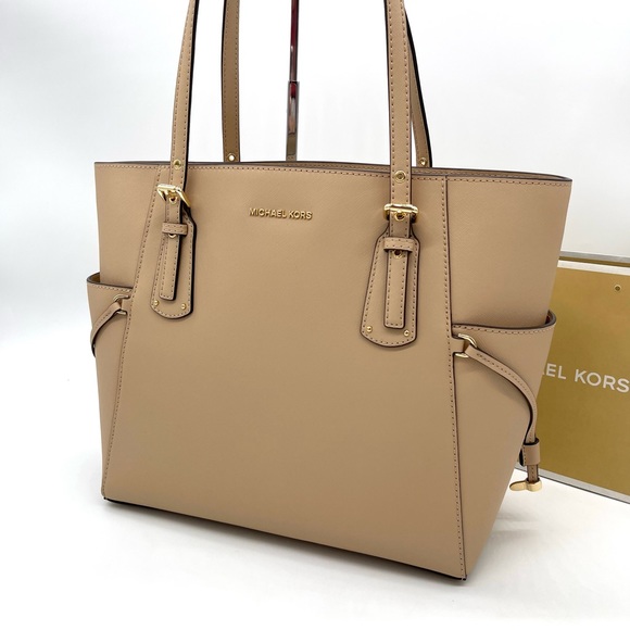 Michael Kors Voyager East West Tote Bag - Picture 5 of 12